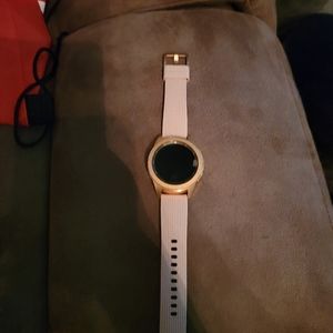 Samsung galaxy watch 2. Rosegold